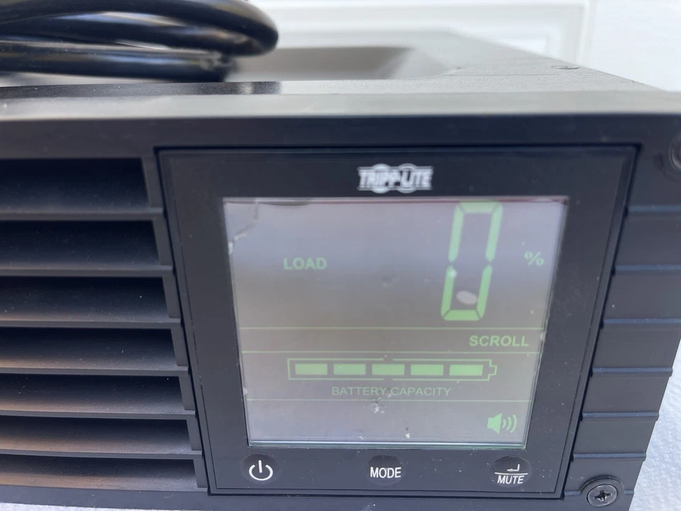 SMART1000RMXL2U TRIPPLITE 1000VA 900WAVR 120V 8OUT LCD USB DB9 2URM EXTENDED - Image 4 of 4