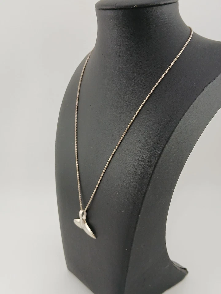 PLATA ESTERLINA 925 16" Caja Cadena Detalles Intrincados Cola de Ballenas Colgante Collar Foto 3 de 4