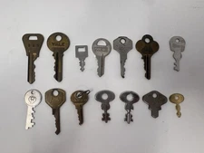 Lot of 14 Vintage Keys Hurd Eagle Yale Mixed Brands Antique Collection