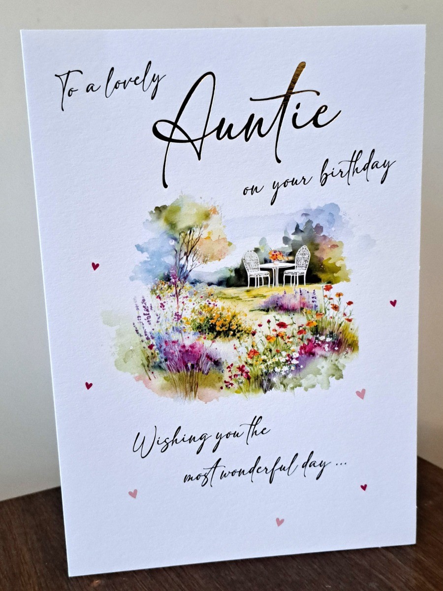 To A Lovely Auntie On Your Birthday Card. 23x15 cm (9x6 Inches)