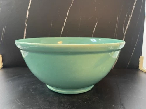 Bauer Pottery Los Angeles #6 Plain Ware Mixing Bowl Jade Green 11.25” 1930s