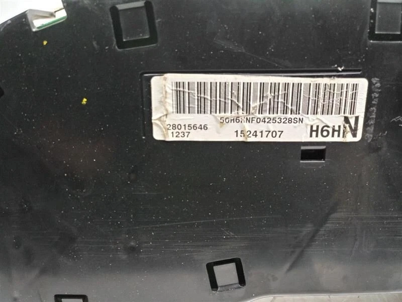 TrailBlazer EXT 2005 conjunto de racimo de velocímetro sin información del conductor negro Foto 3 de 4
