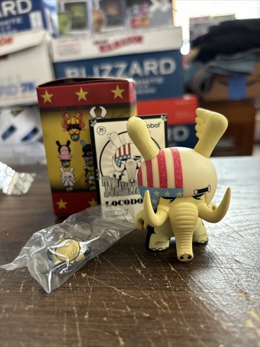 Kidrobot Dunny Side Show Jon Paul Kaiser Locodonta Fearless GITD 3" Vinylfigur