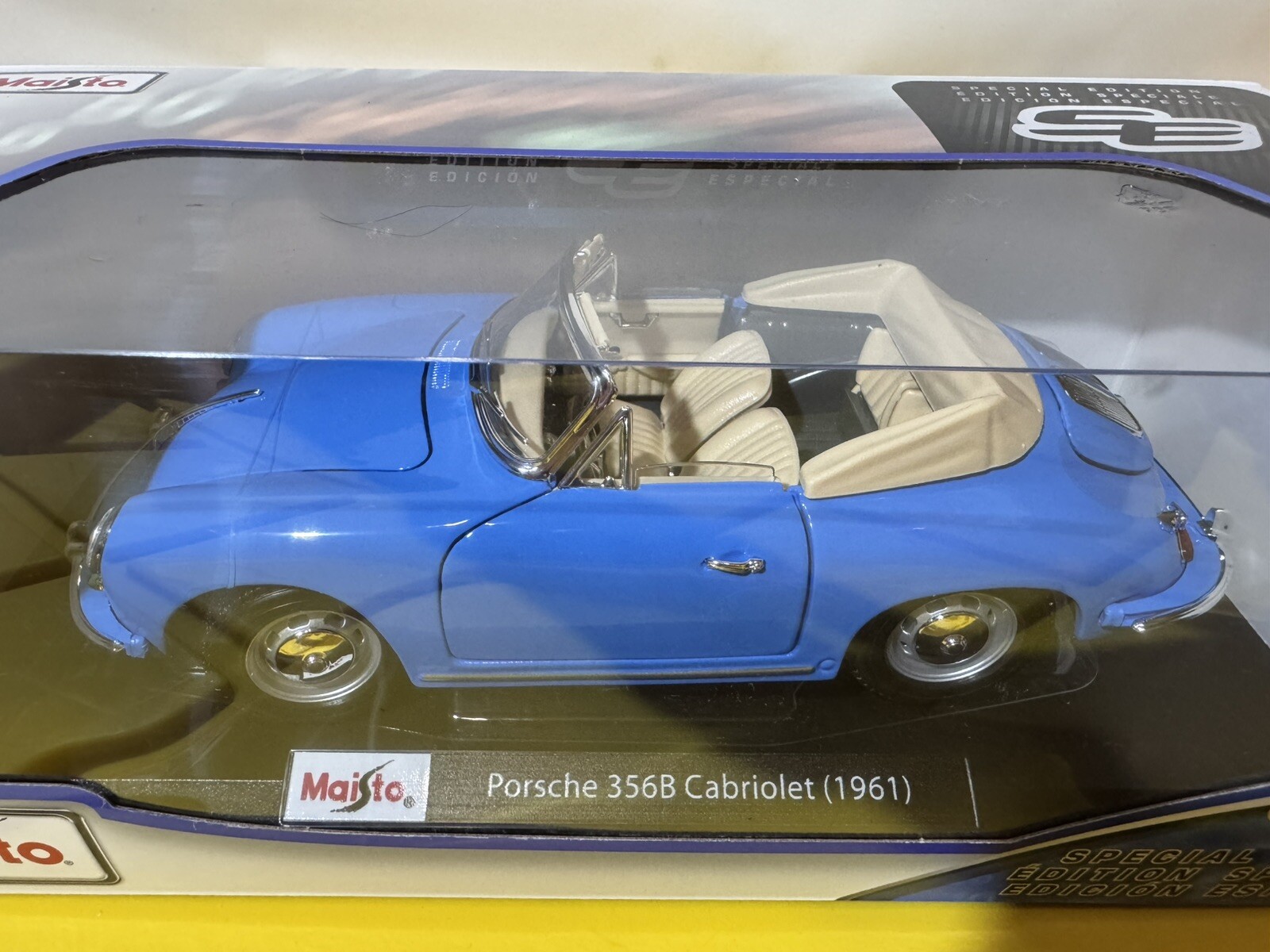 1961 Porsche 356B Cabriolet Speciale Special Edition Diecast 1/18 Model Maisto