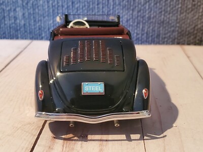 Danbury Mint 1936 Ford Hot Rod Convertible 1:24 Scale Diecast