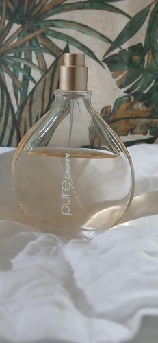 DKNY Pure 'a drop of vanilla' eau de parfum 100ml - Picture 2 of 3