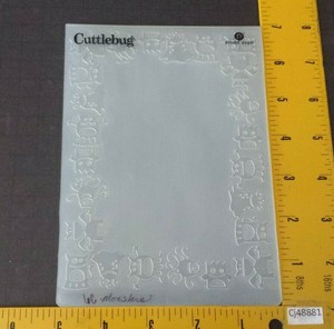 Cuttlebug Carpeta De Grabacion En Relieve Marco De Halloween Monstruos Alienigenas Ebay