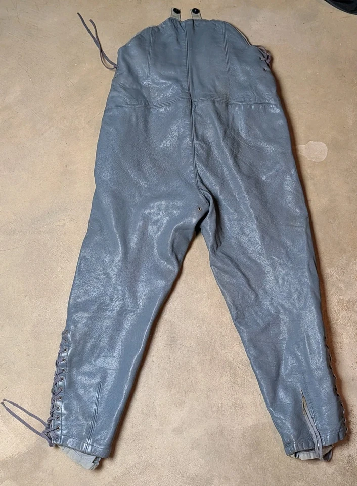 Pantalones de cuero vintage del ejército alemán mono hombre W38 pantalón motociclista Foto 2 de 4