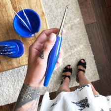 Furls Crochet Hook, Odyssey Nickel Plated Tip - BLUE - SIze 6.5mm K