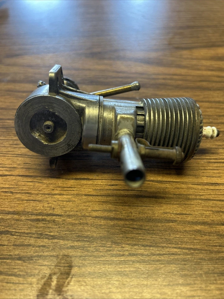 1940 Antique Bunch Mighty Midget Ignition Spark Model Airplane Engine w/Tank M11 - Image 4 of 4