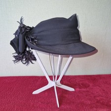 Frederiek Fox  Vintage Damen - Hut mit Schleife und Blütendeko  / schwarz
