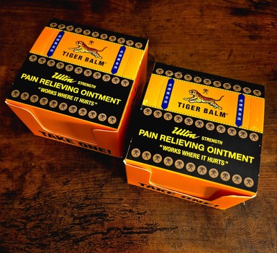 Tiger Balm Ultra Strength Pain Relief Gel 100 Travel Packs (2 x 50 Box)