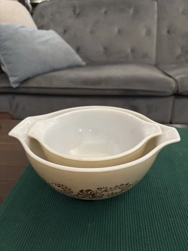 Vintage #441 Homestead, Cinderella Pyrex Bowls. Excellent Collectible