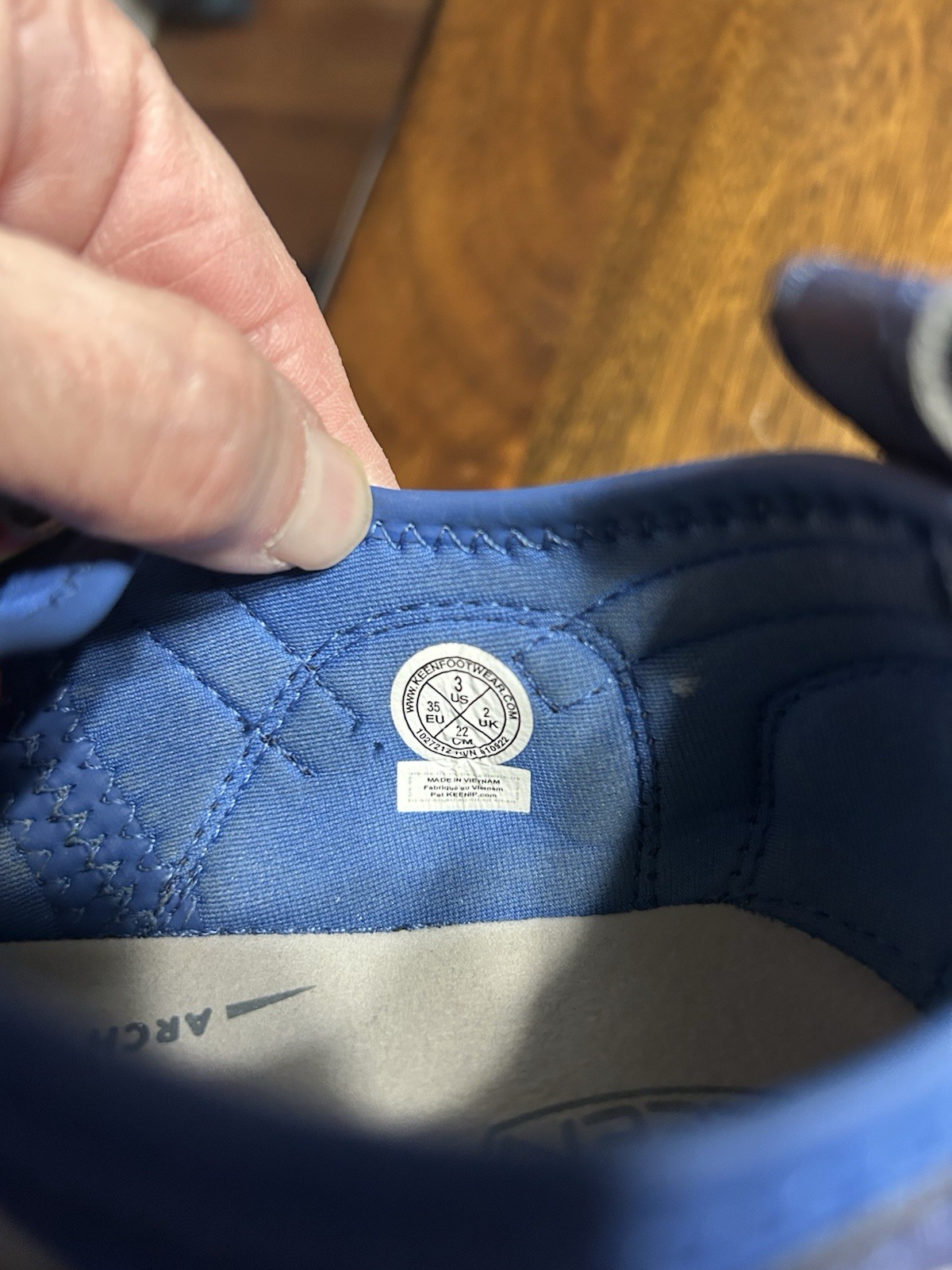 Sandali Keen Youth da trekking in acqua taglia 3 blu con cinturino colorato