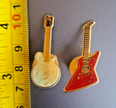 Lot of 2 vtg Gibson electric explorer rock Guitar hat jacket lapel pin badge
