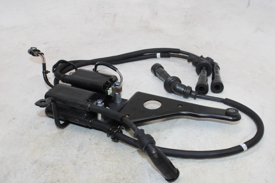 Suzuki SV650 2020 OEM bobinas de encendido bobina tapas de bujía Foto 4 de 4