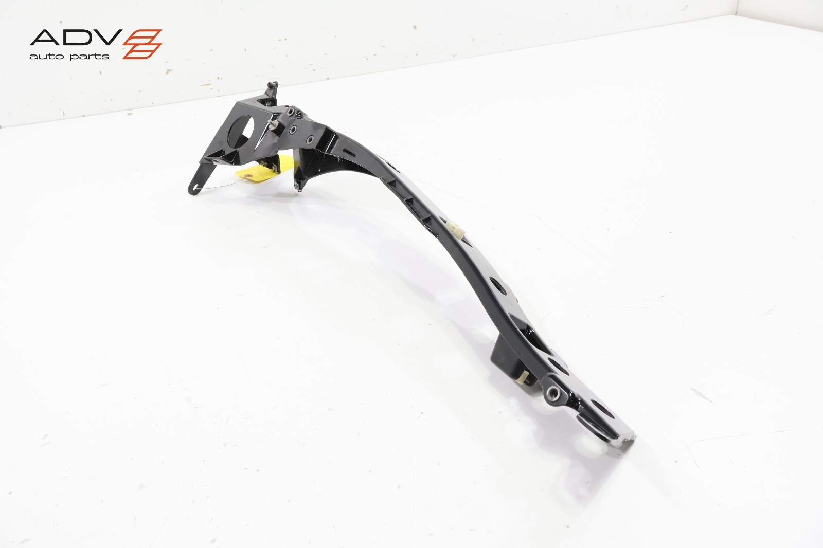 2014 - 2020 BMW i8 I12 FRONT LEFT DRIVER SIDE FENDER SUPPORT BRACKET OEM