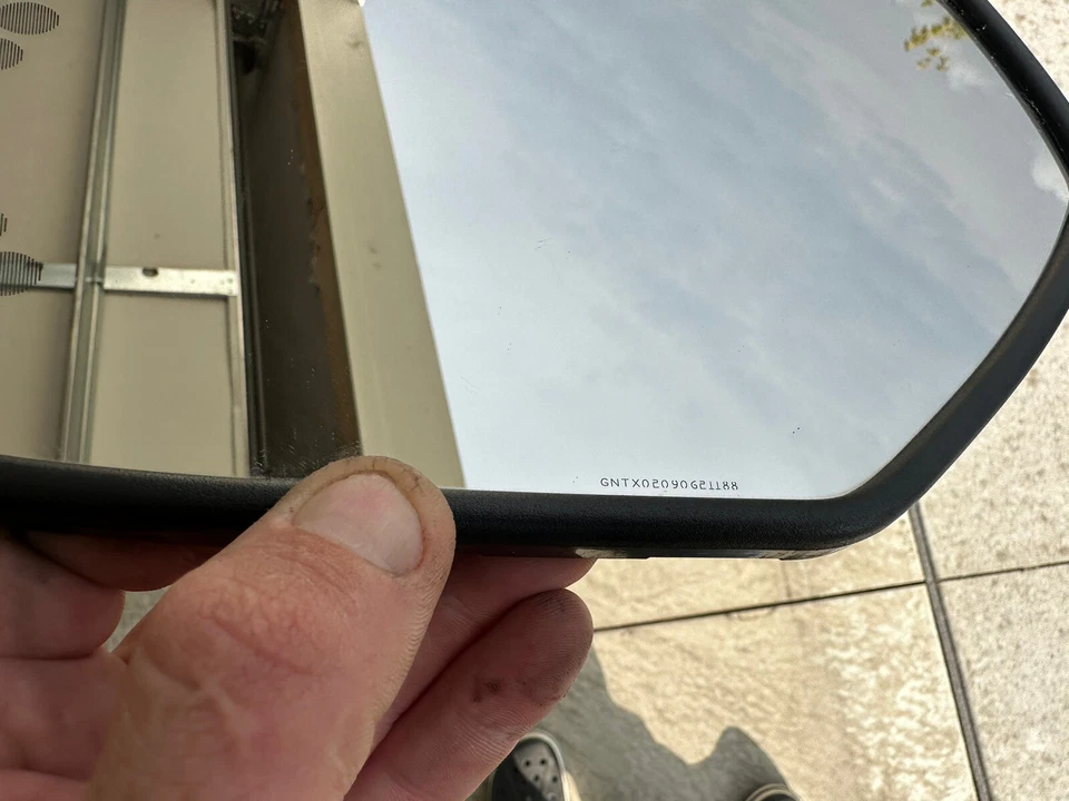 07-08 Chevy Tahoe Yukon Driver Espelho Vidro com Sinal de Seta Auto Dim OEM Usado - Imagem 3 de 4