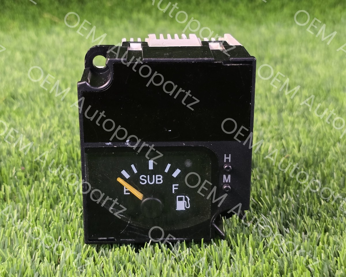 Toyota Land Cruiser 1996-2002 Dash sub tank Guage with Clock Oe