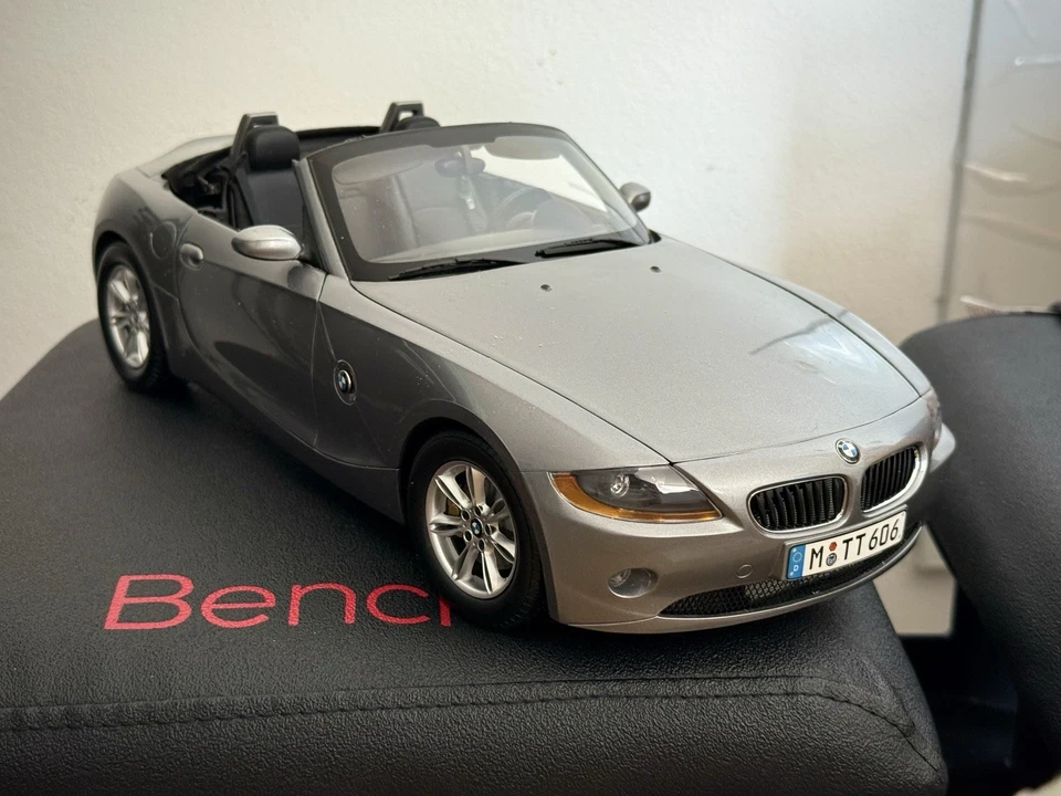 BMW Z4 1:12 Kyosho - Ottime Condizioni - Apribile - Cappotta Funzionante - Immagine 4 di 4