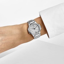 Patek Philippe Nautilus 7118/1200A-010 'Ladies' Stainless Steel Silver Dial 2