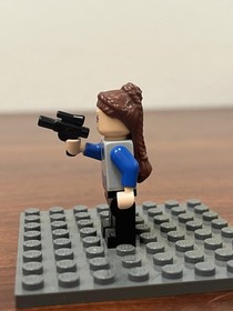LEGO Star Wars Padme Naberrie Amidala Minifigure 7961 With Blaster