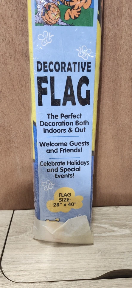 Bandera de jardín grande vintage Winnie the Pooh Tigger Feliz Halloween 28"x40" Disney Foto 2 de 4