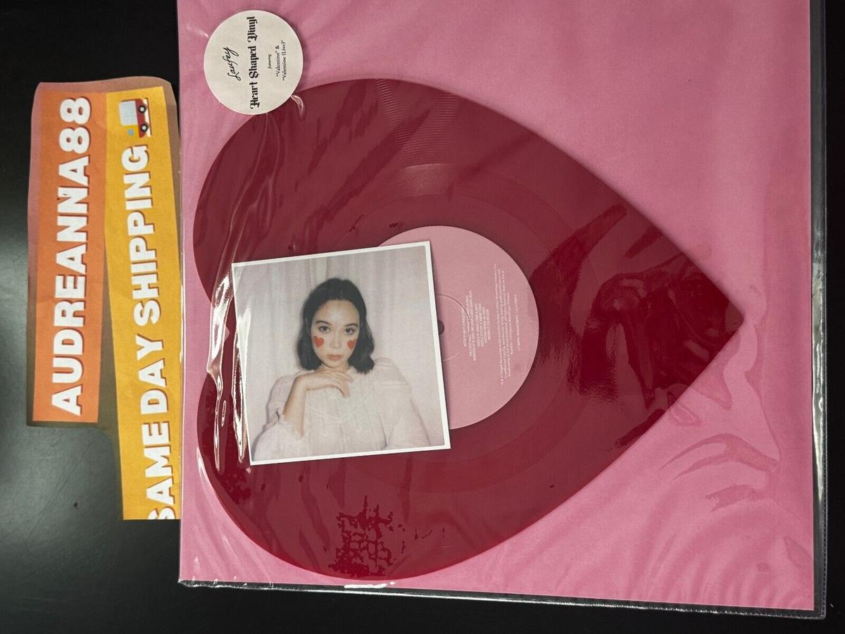 LAUFEY Valentine Heart Shaped Vinyl 7