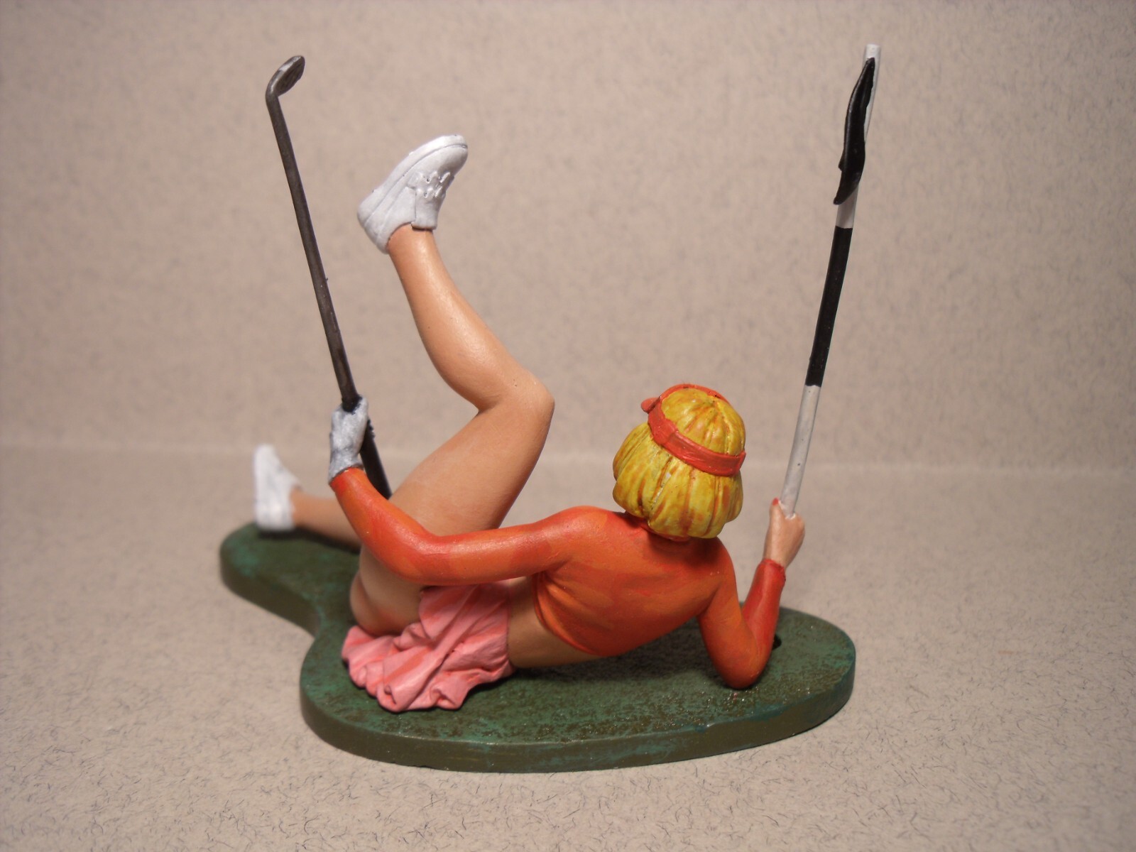 Figurine Jade 1/18 pour décorer vos voitures miniatures Norev et Minichamps