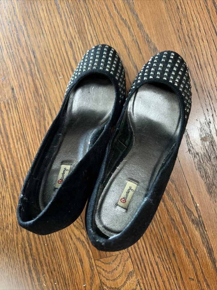 Zapatos de mujer Olsenboye negros con tachuelas talla 7 Foto 2 de 2