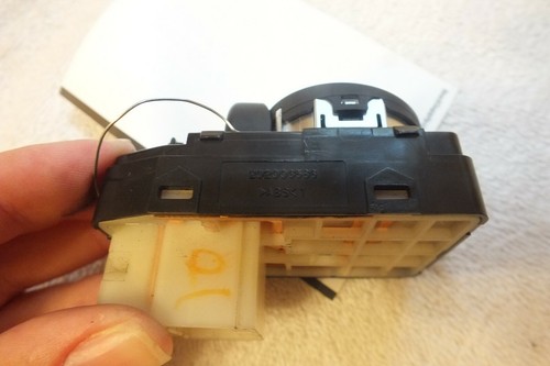 11 12 13 2011 2012 2013 Hyundai Sonata Mirror Switch 93573-3S000 OEM 163 - Picture 3 of 5