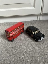 Corgi Vintage London bus and Black cab taxi 90s route 15