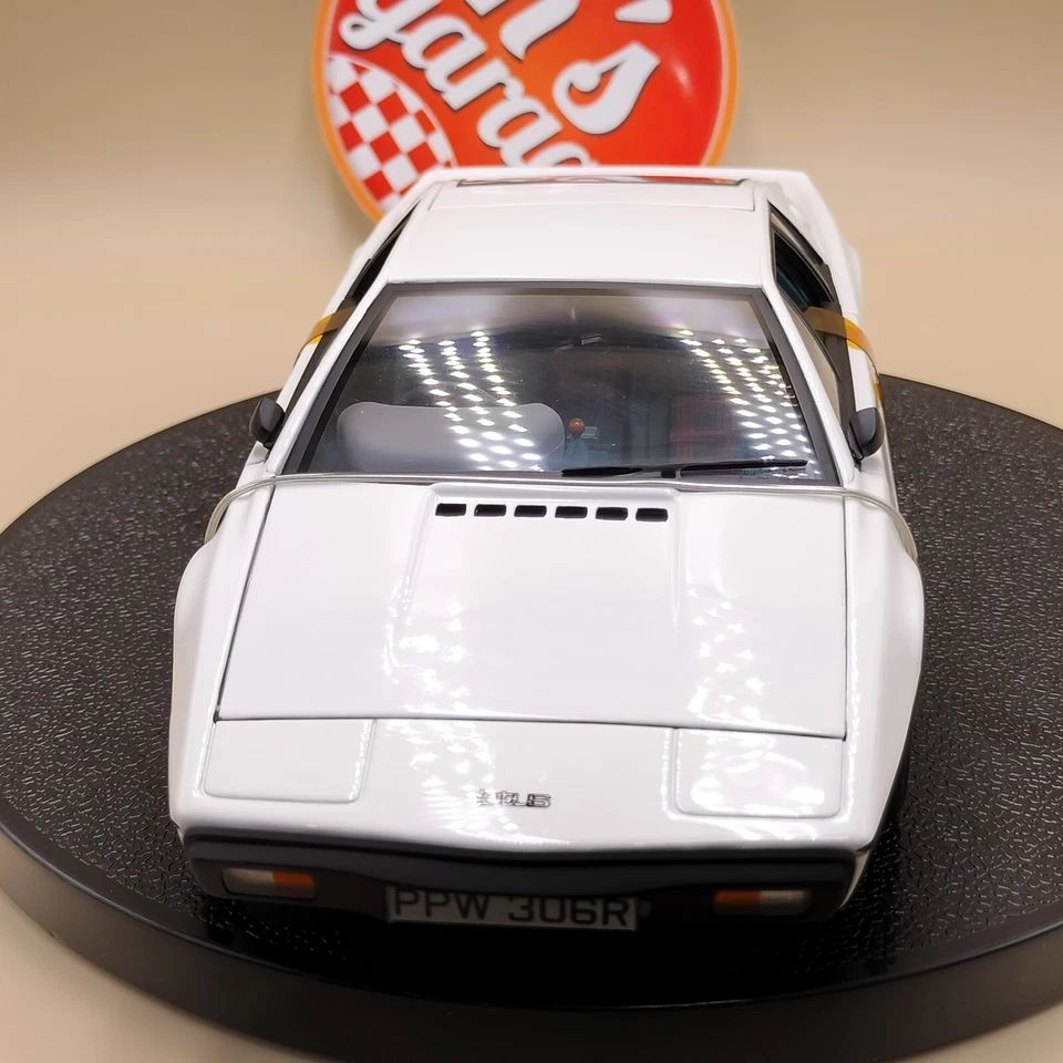 AUTOart 1/18 Lotus Esprit S1 type 79 white The Spy Who Loved Me 007 Bond 75300 - Image 2 of 4