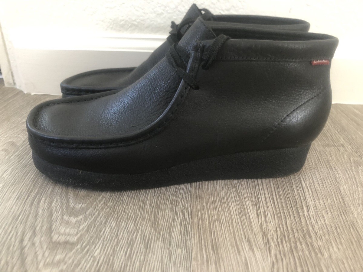 Clarks Stinson HI Ankle Leather Chukka Style Boot Men display picture 1