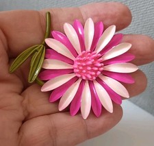 Vintage Two Tone Pink Enamel Daisy Brooch Stunning 
