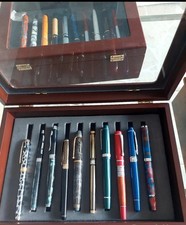 lotto penne stilografiche da collezione incluse bacheche con varie Montblanc 