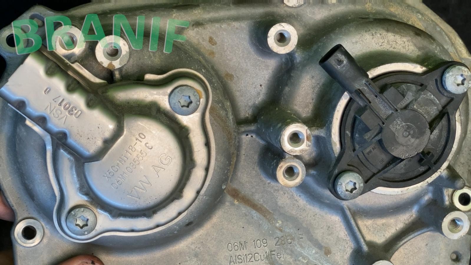 BENTLEY BENTAYGA  Timing Chain Cap Cover  RIGHT 06M109286F 0P2109286 06M109259M 