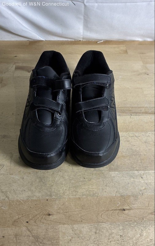 New Balance 577 Black Hook and Loop Walking Shoes Women's Size 9.5