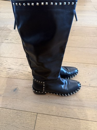 Valentino, Bottes hautes Valentino Garavani Rockstud cuir noir clouté – Made in Italy