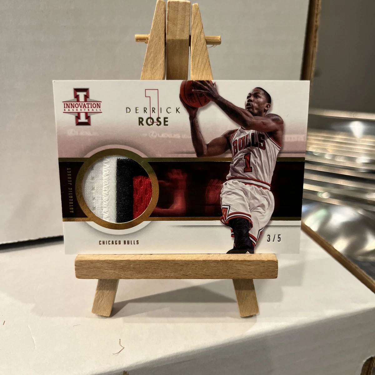 Derrick Rose Basketball Serial Numbered Sports Trading Cards 