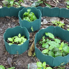 Outdoor Garden Fence Kit with 20 Connectable Plastic Pieces for Easy Setup