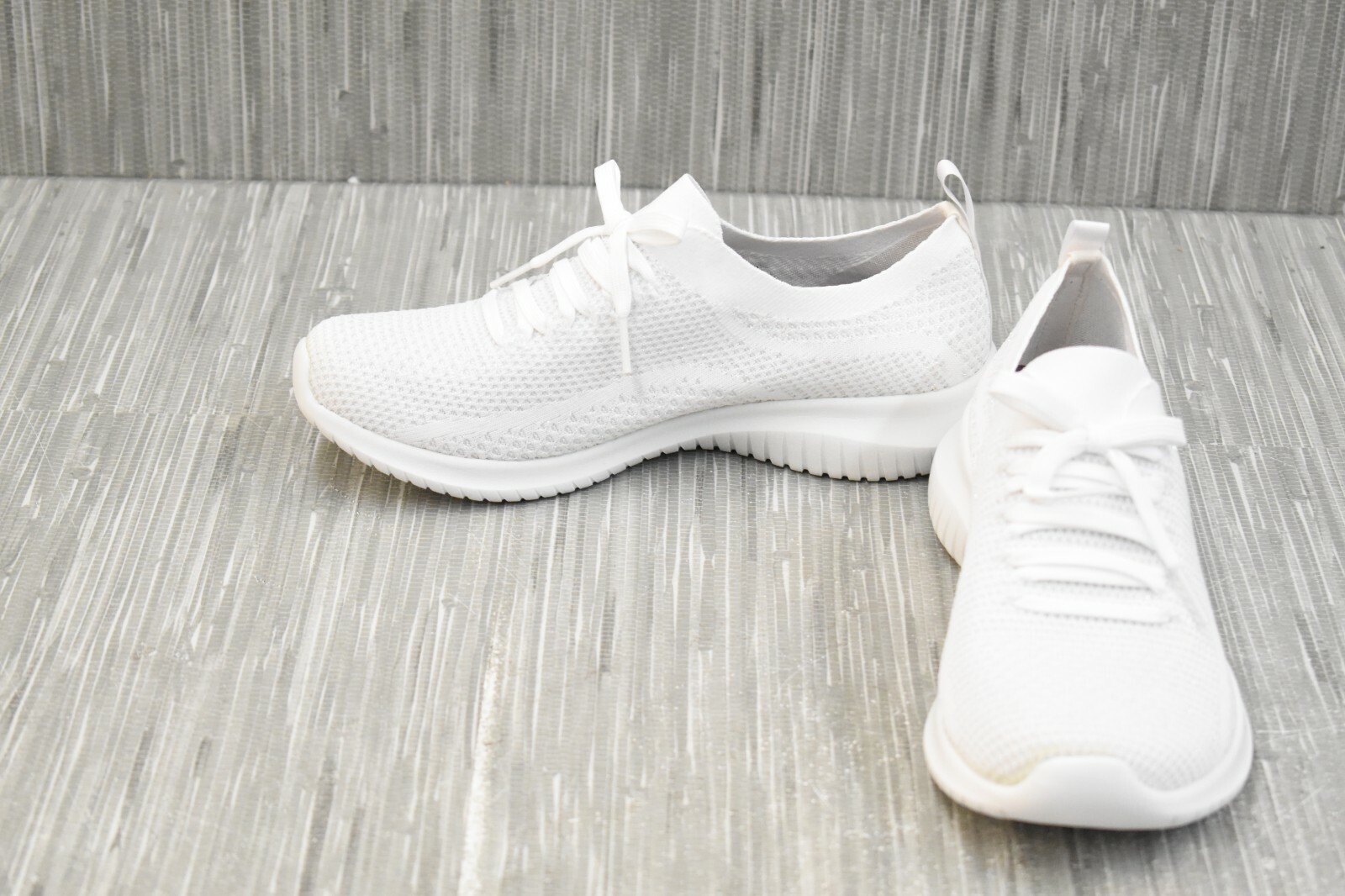 skechers ultra flex salutations