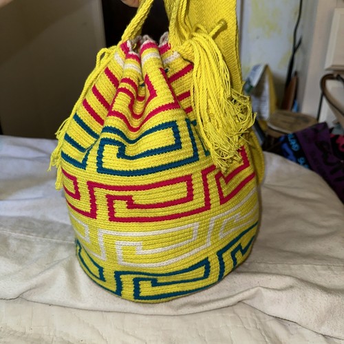 Columbian Handmade Wayuu Mochila Tribal Drawstring Tassel Drawstring Bag (AA1) - Picture 3 of 8