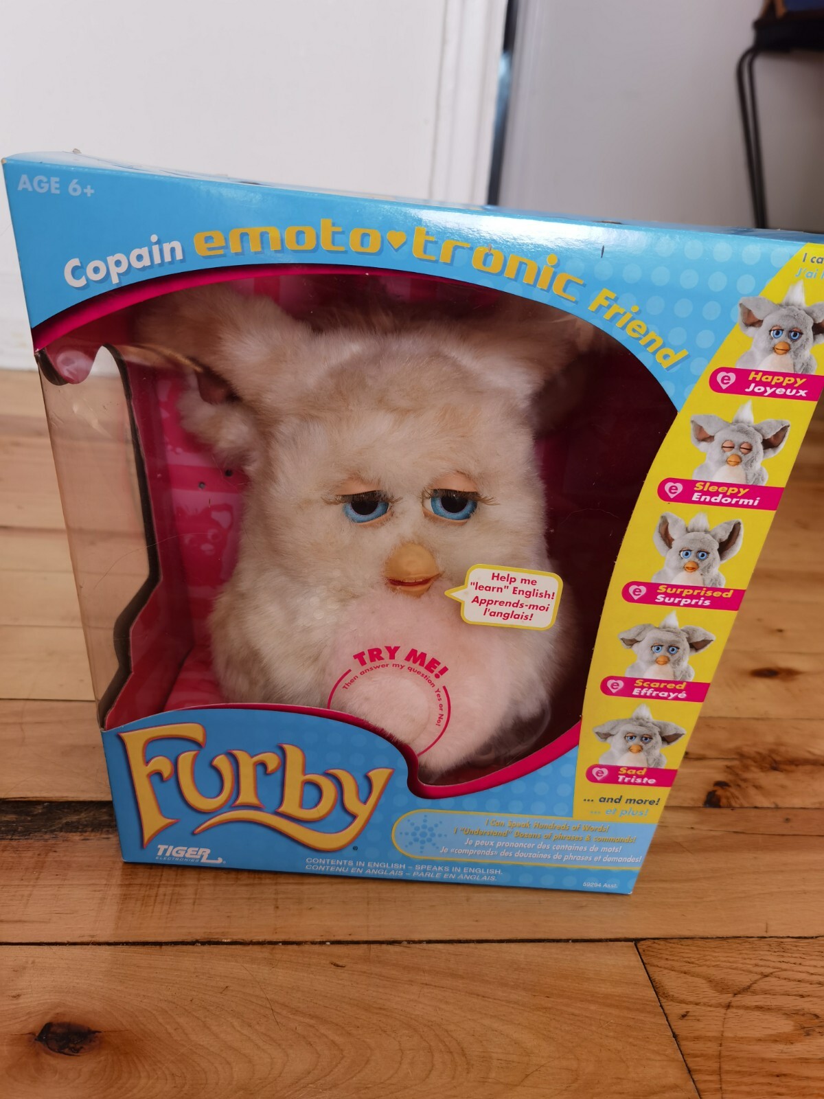 Hashbro Furby 2005 Cream & Pink Belly & Blue Eyes ** Works, Excellent, COMPLETE