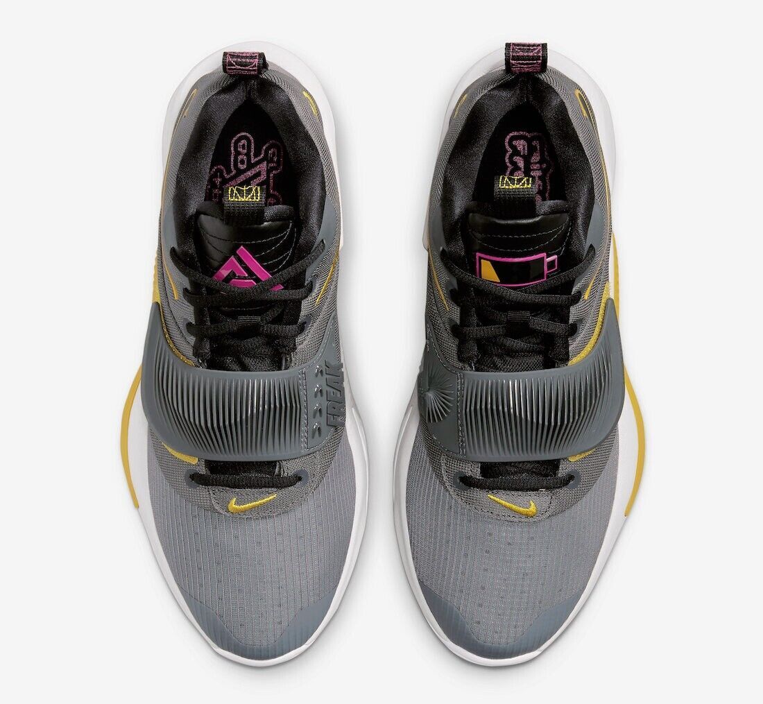 NIKE ZOOM FREAK 3 EP 海外カラー 'LOW BATTERY' Nike Men Zoom Freak 3 Giannis Low Battery Shoes DA0694-006
