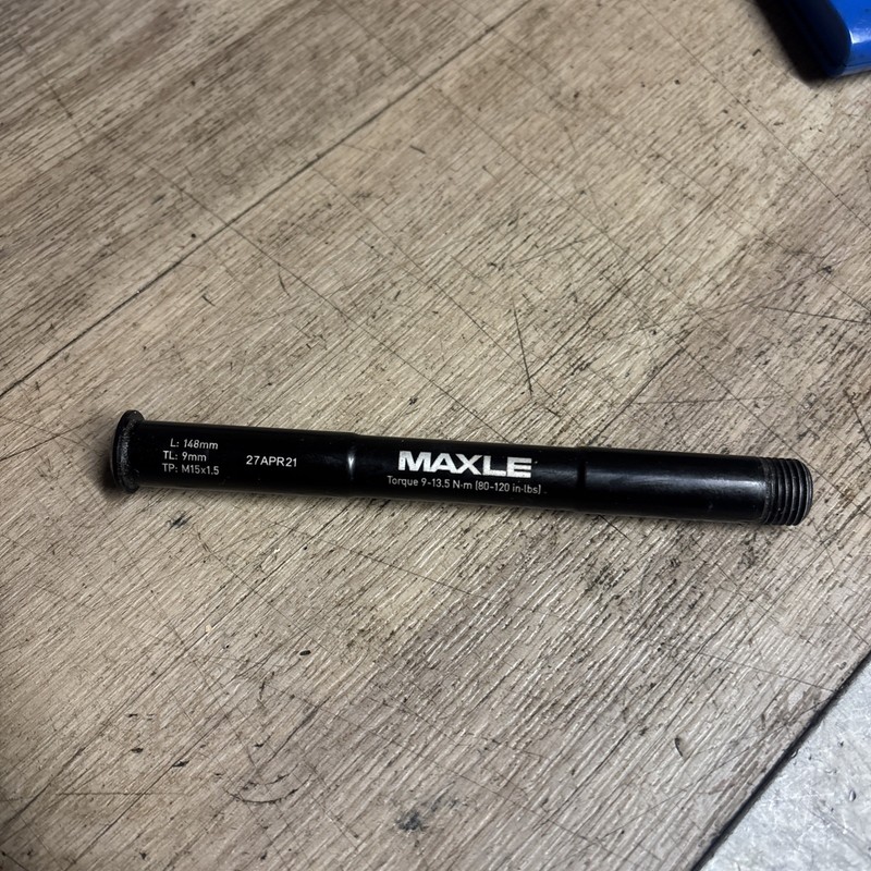 Rock Shox Front Fork Axle. 15mm. Sid