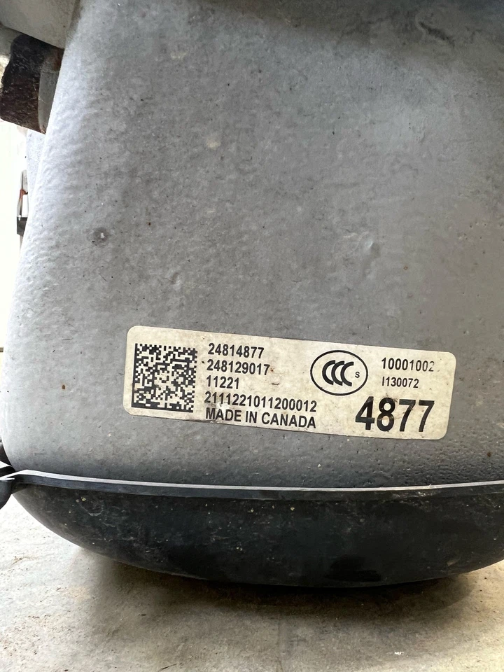 Conjunto de tanque de combustible Chevy Volt 2011-2013 tanque de gasolina 9,2 galones OEM 20940371 Foto 2 de 4