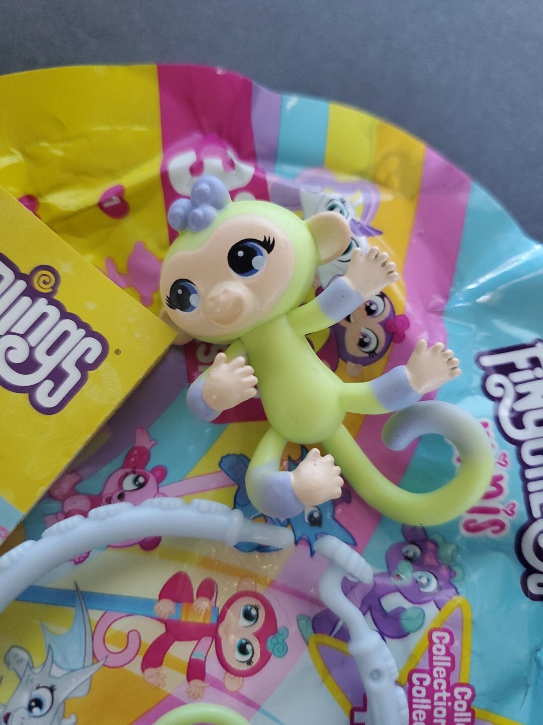 Fingerlings Minis Surprise Pack Series 2 ☆ Figurine/Charm/Bracelet ...