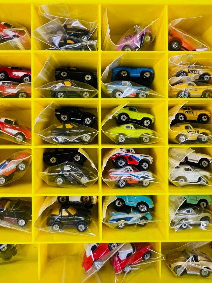 🔥🔥Vintage Galoob Micro Machines 1989Yellow Display Case Lot Of 67 Cars 🔥🔥 - Image 3 of 4