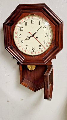 Beautiful Ethan Allen German Key Wind Calendar Regulator Wall